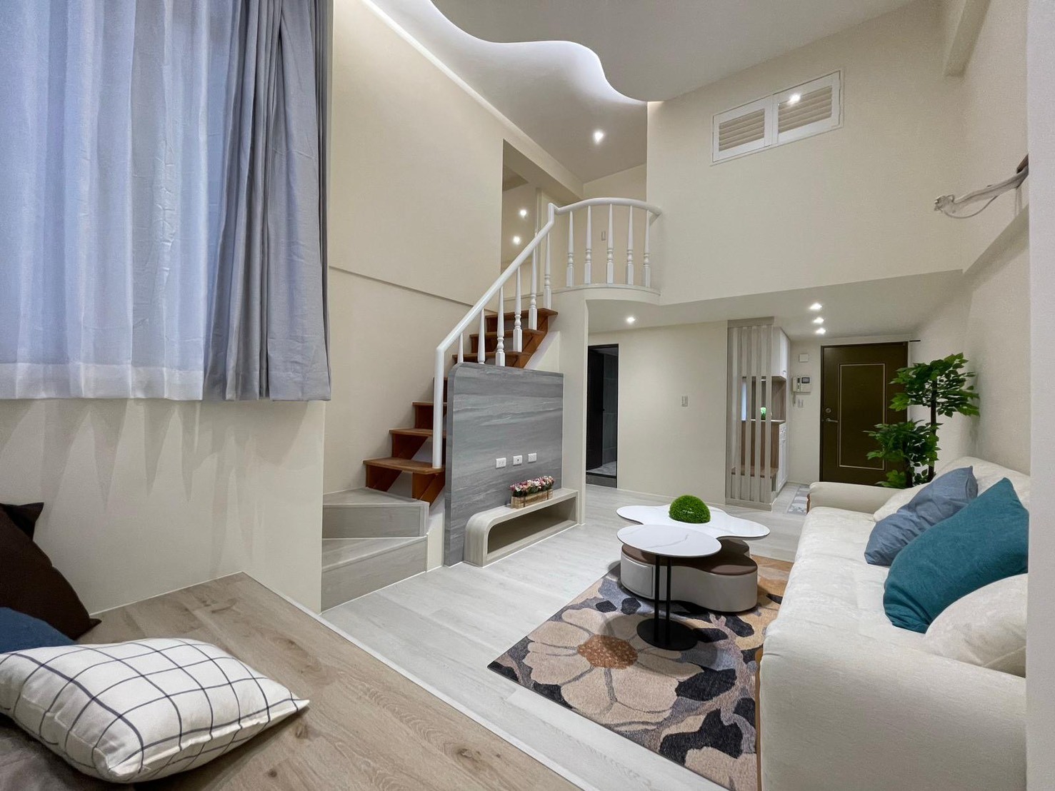 少年捷運景觀挑高美